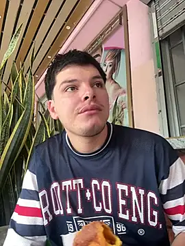 Snapshot of _Ottis_ chatting on February 13, 2026, 2:50 pm Ottis online show from February 13, 2026, 2:50 pm