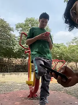 Snapshot of _Ottis_ chatting on February 14, 2026, 3:34 pm Ottis online show from February 14, 2026, 3:34 pm