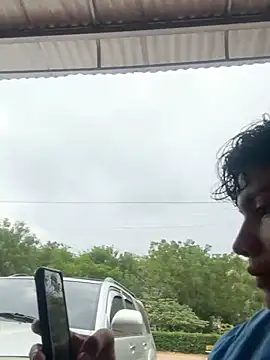 Snapshot of _Ottis_ chatting on February 19, 2026, 12:57 pm Ottis online show from February 19, 2026, 12:57 pm