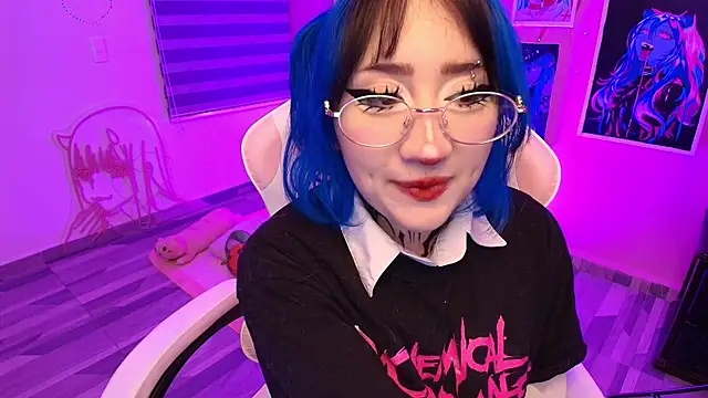 Snapshot of Miwa_violet chatting on July 31, 2026, 11:57 pm Miwa violet online show from July 31, 2026, 11:57 pm