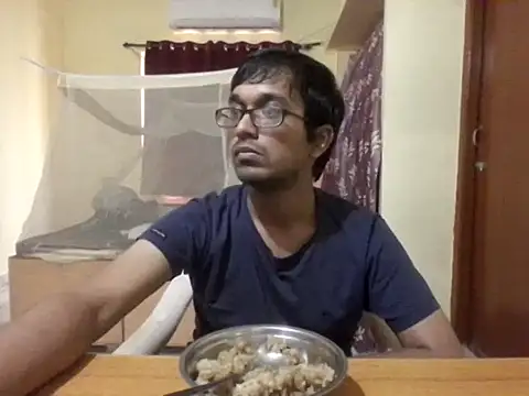 THE NAKED BOY online show from November 15, 2025, 6:17 am