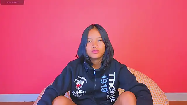 Natsu   online show from January 21, 2025, 6:12 pm