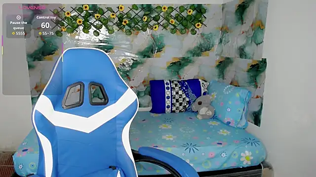 Emma-mae online show from March 4, 2026, 1:19 pm