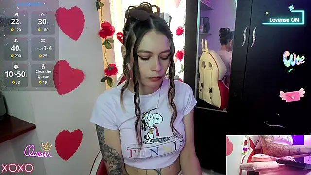 sweetlittlelisa online show from March 10, 2026, 6:23 pm