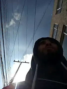 Snapshot of weedmanhot28 chatting on February 6, 2026, 2:13 pm weedmanhot28 online show from February 6, 2026, 2:13 pm