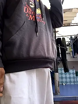 weedmanhot28 online show from January 7, 2026, 12:10 pm