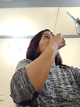 Dakary hot online show from October 6, 2025, 8:42 pm