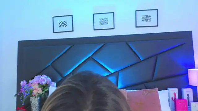 SophieCarther online show from December 22, 2025, 12:38 pm