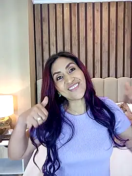 MonicaMoret online show from March 7, 2025, 12:12 pm