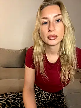 Snapshot of belle98 chatting on November 17, 2025, 3:49 pm belle98 online show from November 17, 2025, 3:49 pm