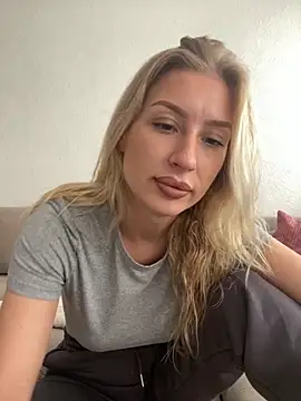 Snapshot of belle98 chatting on October 31, 2025, 12:57 pm belle98 online show from October 31, 2025, 12:57 pm