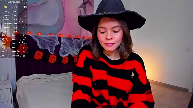 Snapshot of Kelly_Cuutie chatting on October 24, 2025, 1:26 am Kelly Cuutie online show from October 24, 2025, 1:26 am