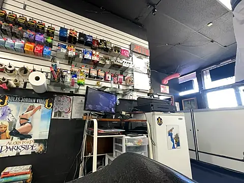 Snapshot of RawRyder8 chatting on January 21, 2025, 10:08 pm RawRyder8 online show from January 21, 2025, 10:08 pm