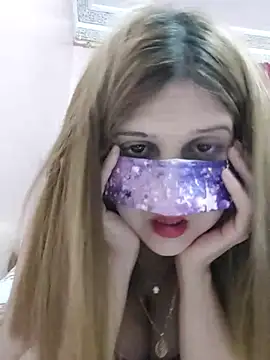 LoNa-daloua online show from March 28, 2026, 9:27 pm