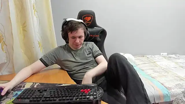 iliaskrislove online show from March 8, 2026, 1:33 am