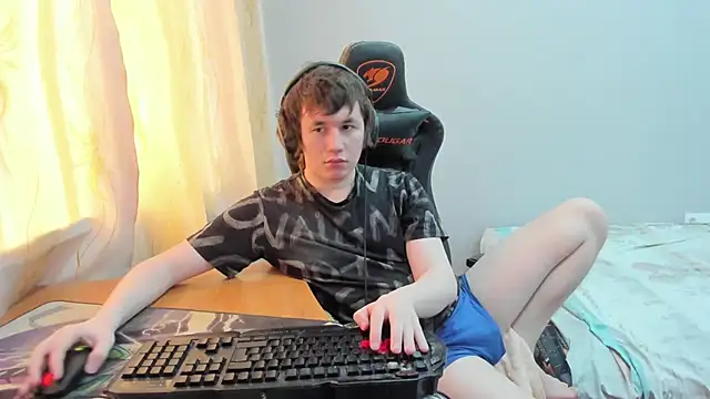 iliaskrislove online show from April 9, 2026, 6:19 am