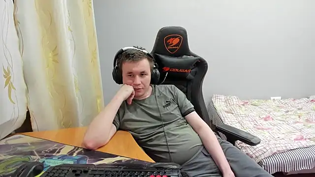 iliaskrislove online show from December 4, 2025, 5:45 pm