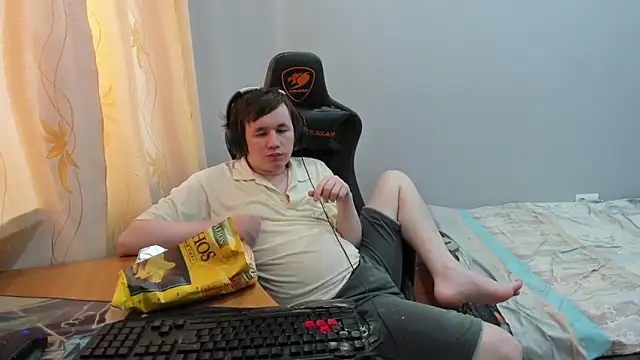 iliaskrislove online show from March 12, 2026, 1:04 pm