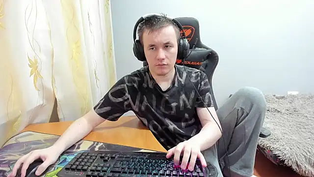 iliaskrislove online show from November 9, 2025, 12:20 pm