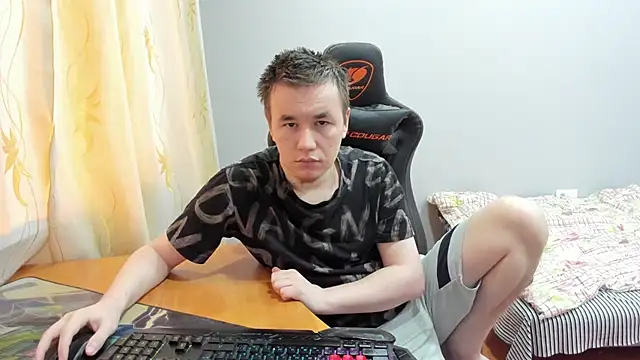 iliaskrislove online show from November 23, 2025, 8:35 am