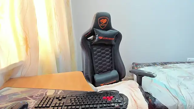 iliaskrislove online show from April 8, 2026, 5:42 am