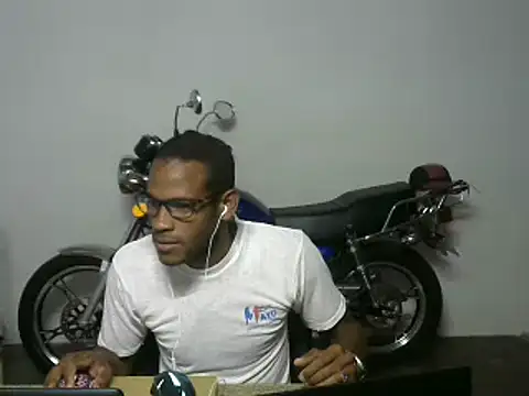 Snapshot of michel_sc chatting on March 13, 2026, 9:03 am michel sc online show from March 13, 2026, 9:03 am