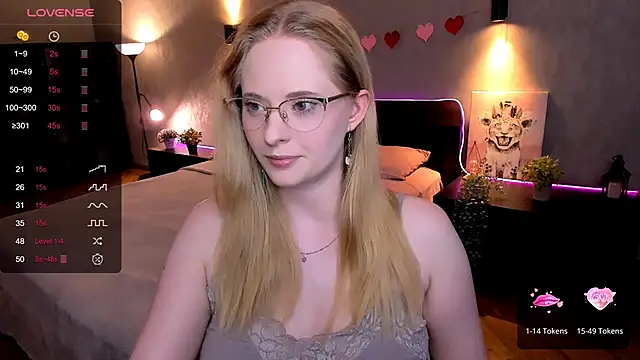 Snapshot of Aemilia_ chatting on September 11, 2025, 8:36 am Aemilia online show from September 11, 2025, 8:36 am