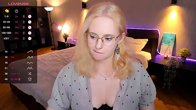 Snapshot of Aemilia_ chatting on January 29, 2025, 3:26 pm Aemilia online show from January 29, 2025, 3:26 pm