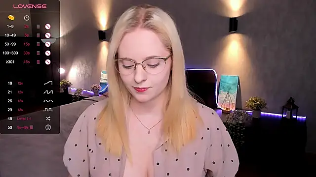 Snapshot of Aemilia_ chatting on March 16, 2025, 8:32 am Aemilia online show from March 16, 2025, 8:32 am