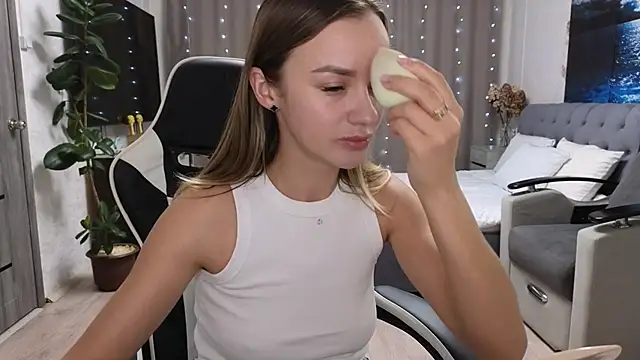 Strip-Lady online show from February 19, 2026, 1:41 pm