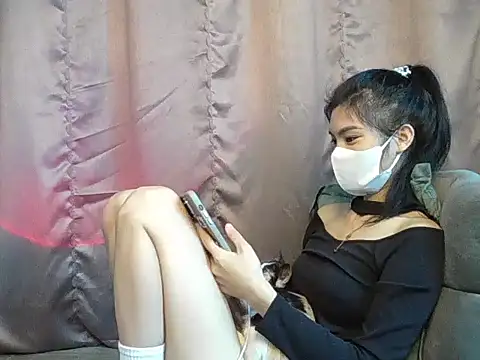 Ladygirrl22 online show from November 12, 2025, 6:06 am