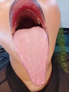 Sugartonguexx online show from March 3, 2026, 7:10 pm