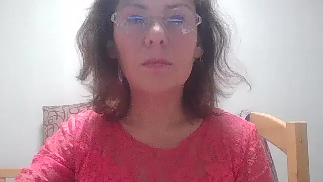 HollyJewel online show from November 9, 2025, 7:18 pm