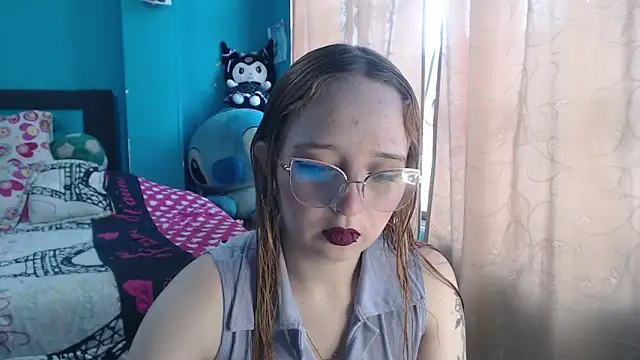 Liaroberts1 online show from March 20, 2025, 12:00 pm