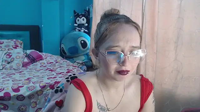 Liaroberts1 online show from February 26, 2025, 11:54 am