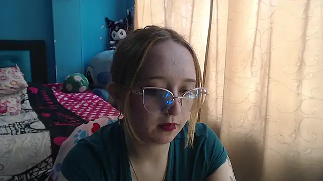 Liaroberts1 online show from March 18, 2025, 3:01 pm