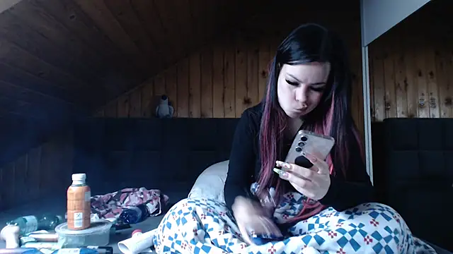 BoeseMoni1998 online show from November 7, 2025, 7:57 am