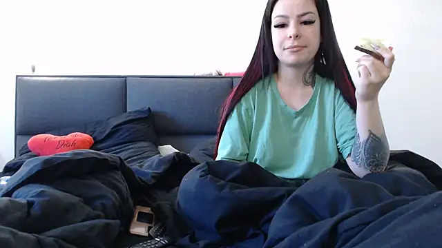 BoeseMoni1998 online show from April 26, 2026, 9:06 am