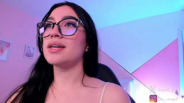 angeel fox online show from February 5, 2026, 4:08 am