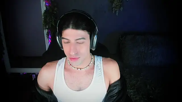 Snapshot of newjeff chatting on February 16, 2026, 9:13 pm newjeff online show from February 16, 2026, 9:13 pm