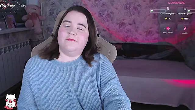 Estelle Hicks online show from April 15, 2026, 6:45 pm