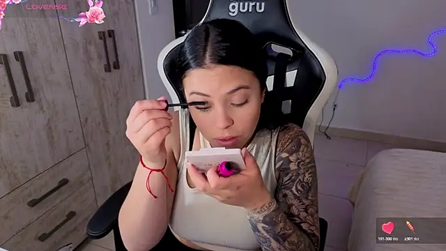 Victoryyy  online show from February 11, 2026, 8:52 pm