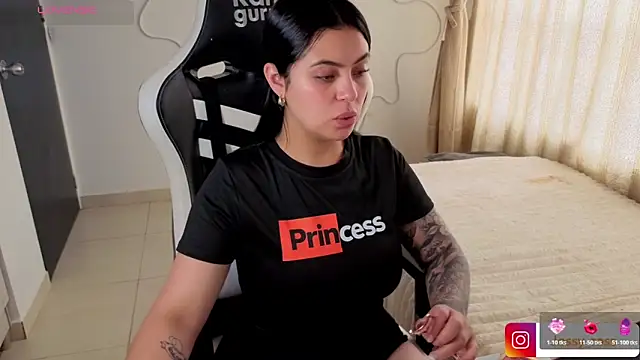 Victoryyy  online show from March 31, 2026, 5:37 pm