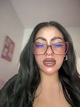 Snapshot of KatteWise chatting on December 21, 2025, 6:20 pm KatteWise online show from December 21, 2025, 6:20 pm