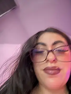 Snapshot of KatteWise chatting on February 4, 2026, 10:27 pm KatteWise online show from February 4, 2026, 10:27 pm