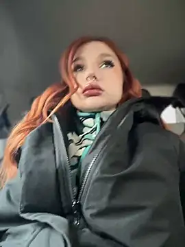 Snapshot of KarinHorny chatting on December 7, 2024, 7:32 am KarinHorny online show from December 7, 2024, 7:32 am