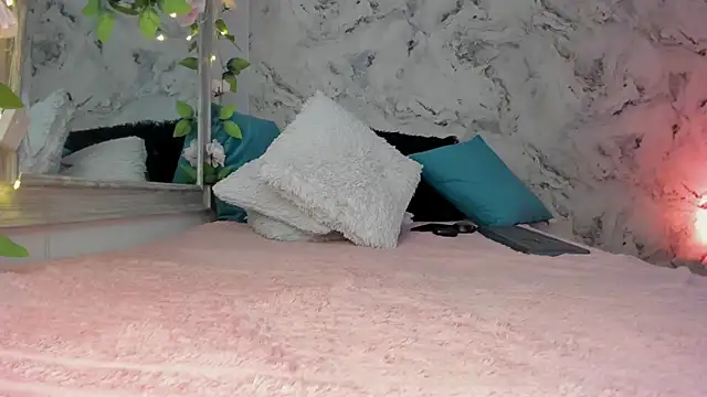 Bella desi  online show from January 12, 2026, 1:51 pm