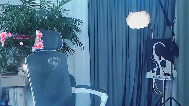 FeiFei-babe online show from February 28, 2026, 11:43 am