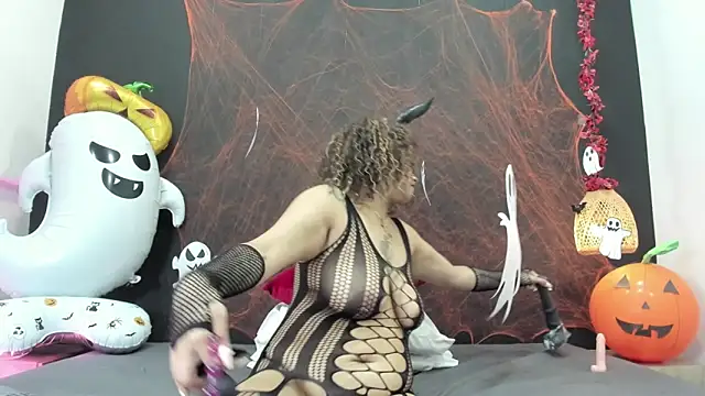 Luna smit08 online show from October 31, 2025, 3:52 pm