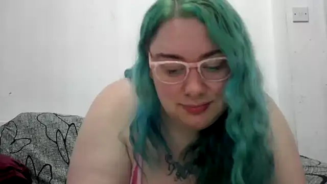 Bustycurves online show from May 6, 2026, 8:40 am